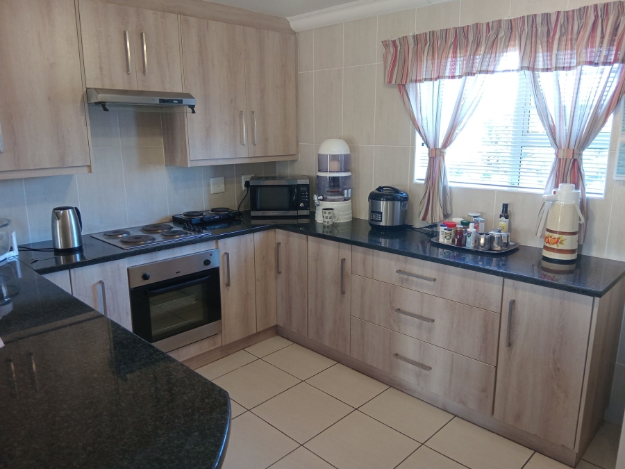 3 Bedroom Property for Sale in Heiderand Western Cape
